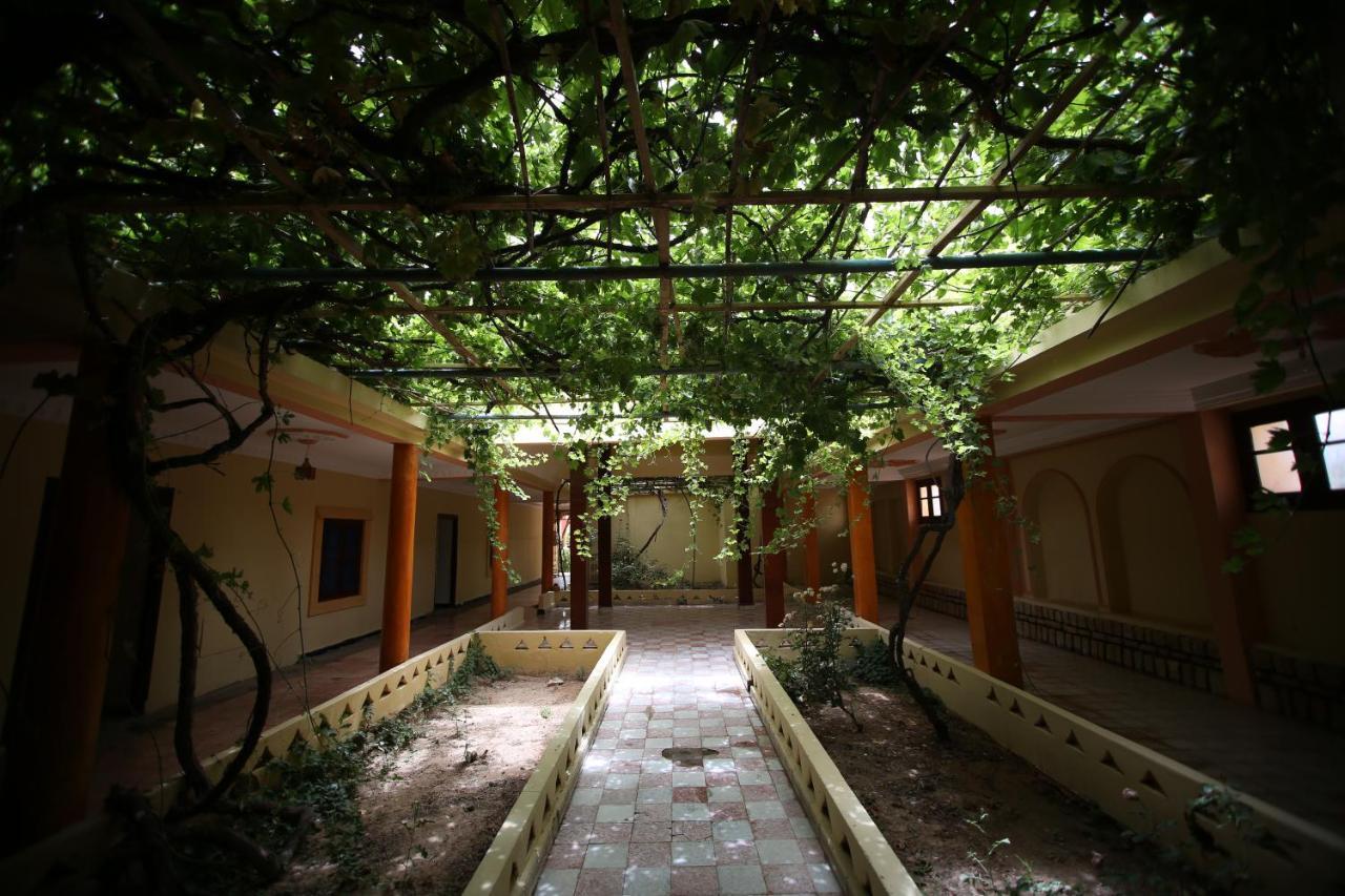 Auberge Jaafar มิเดลท์ ภายนอก รูปภาพ